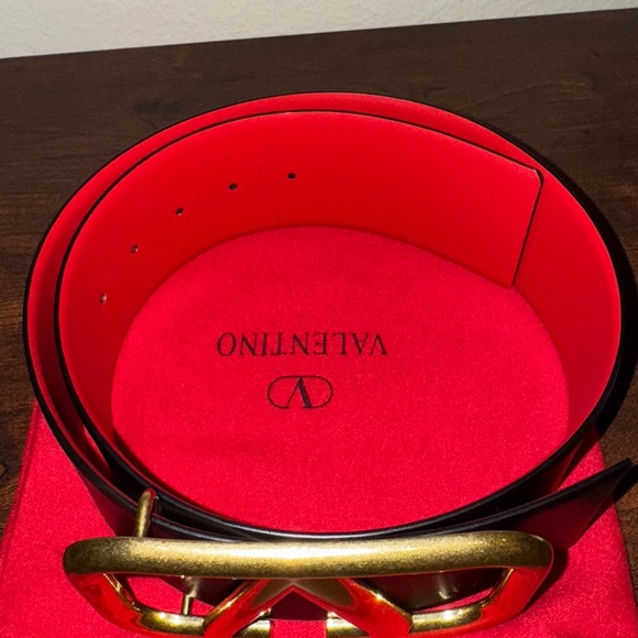 Valentino Black and Gold Designer Belt - Picture 3 of 3